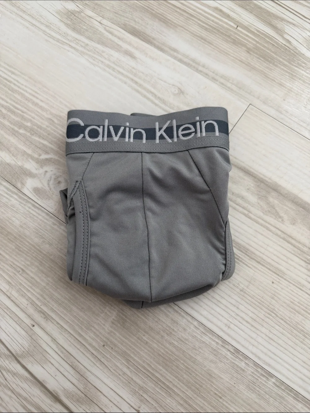 Calvin Klein Men's Briefs in Gray with Logo Waistband